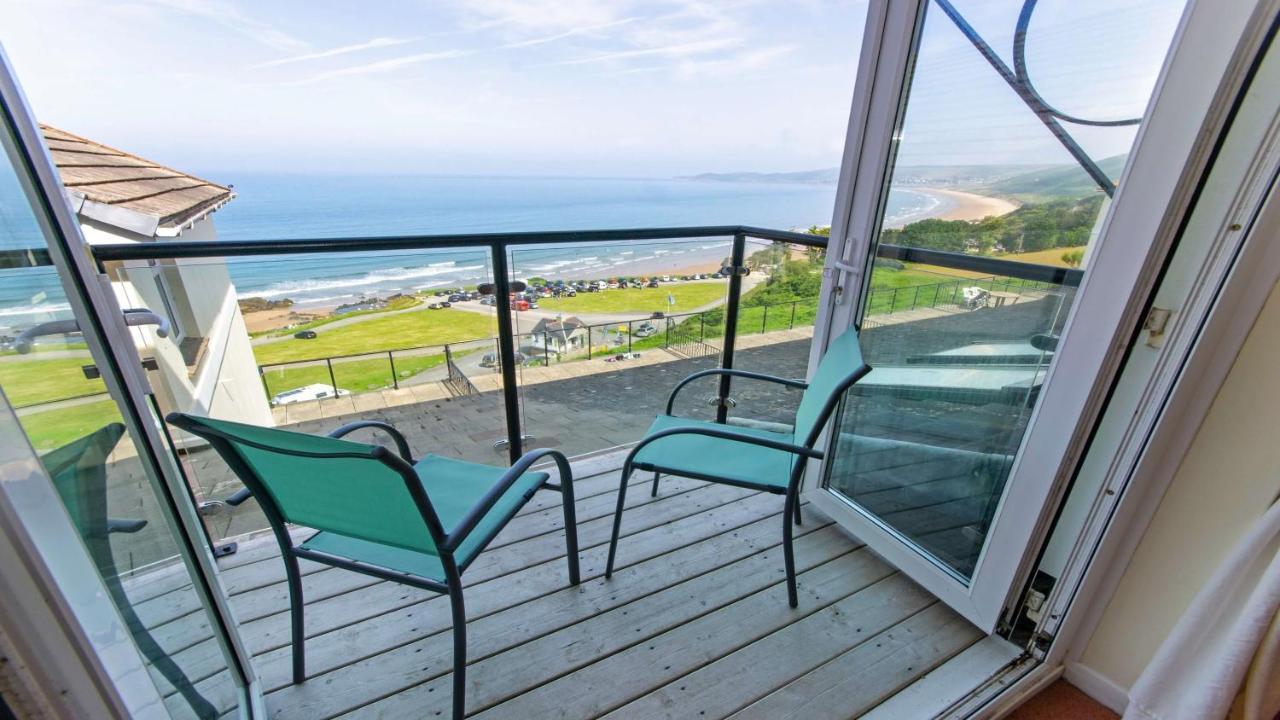 Clifton Court Apt 23 With Seaviews & Heated Pool Lägenhet Croyde Exteriör bild