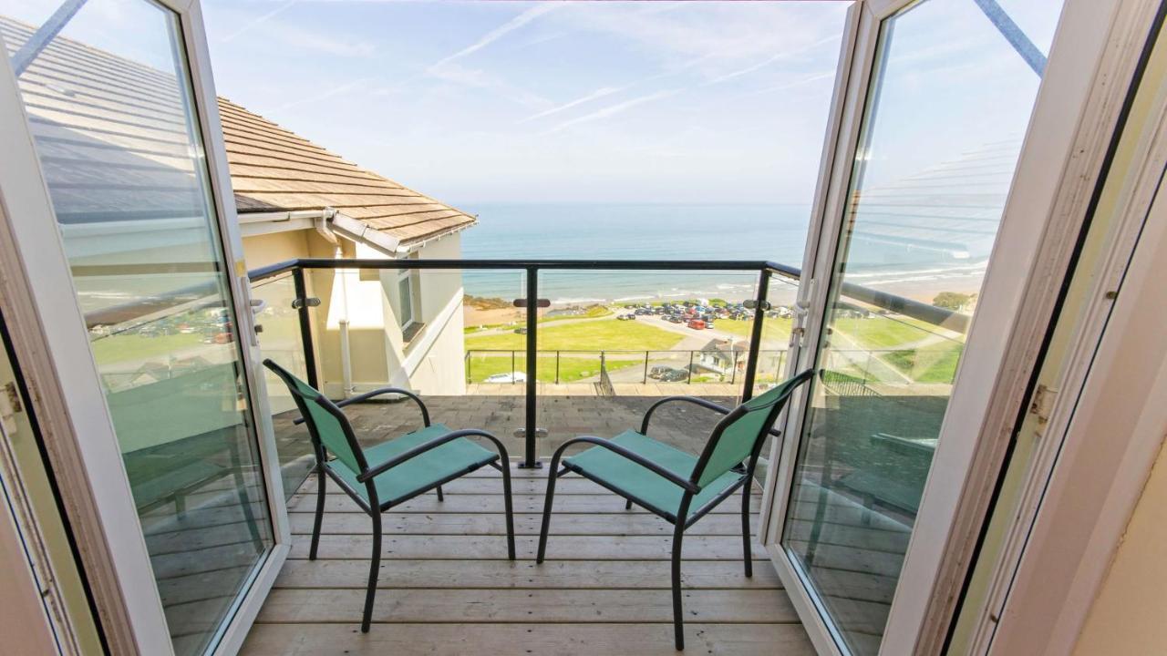 Clifton Court Apt 23 With Seaviews & Heated Pool Lägenhet Croyde Exteriör bild