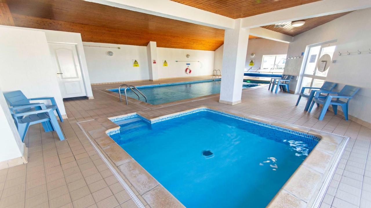 Clifton Court Apt 23 With Seaviews & Heated Pool Lägenhet Croyde Exteriör bild